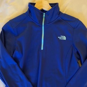 North Face women’s medium quarter zip - euc